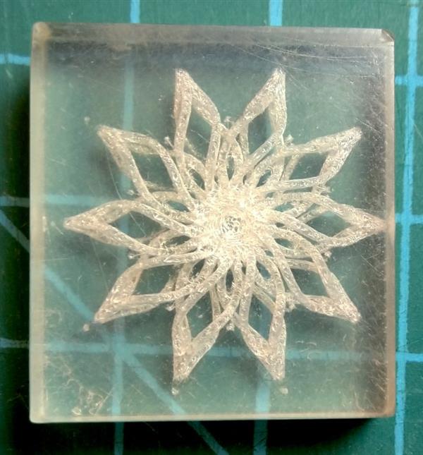 新玩法:創(chuàng)客用FDM 3D打印機(jī)打出了透明鏡頭 新玩法:創(chuàng)客用FDM 3D打印機(jī)打出了透明鏡頭